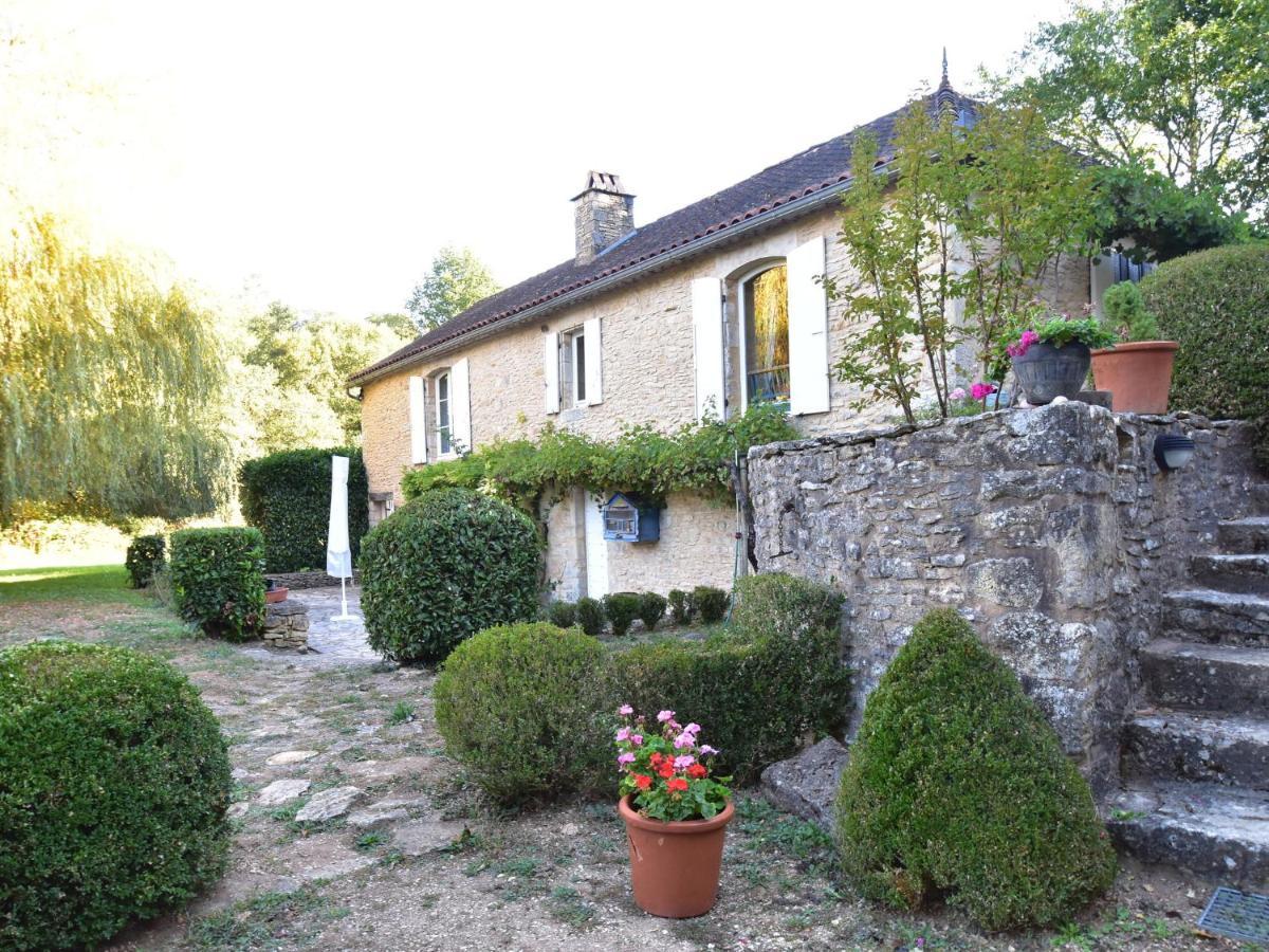 Cosy Holiday Home In Lantheuil With Garden Villefranche-du-Perigord Exterior photo