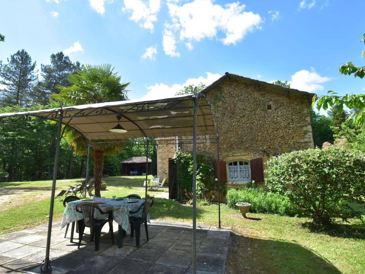 Cosy Holiday Home In Lantheuil With Garden Villefranche-du-Perigord Exterior photo