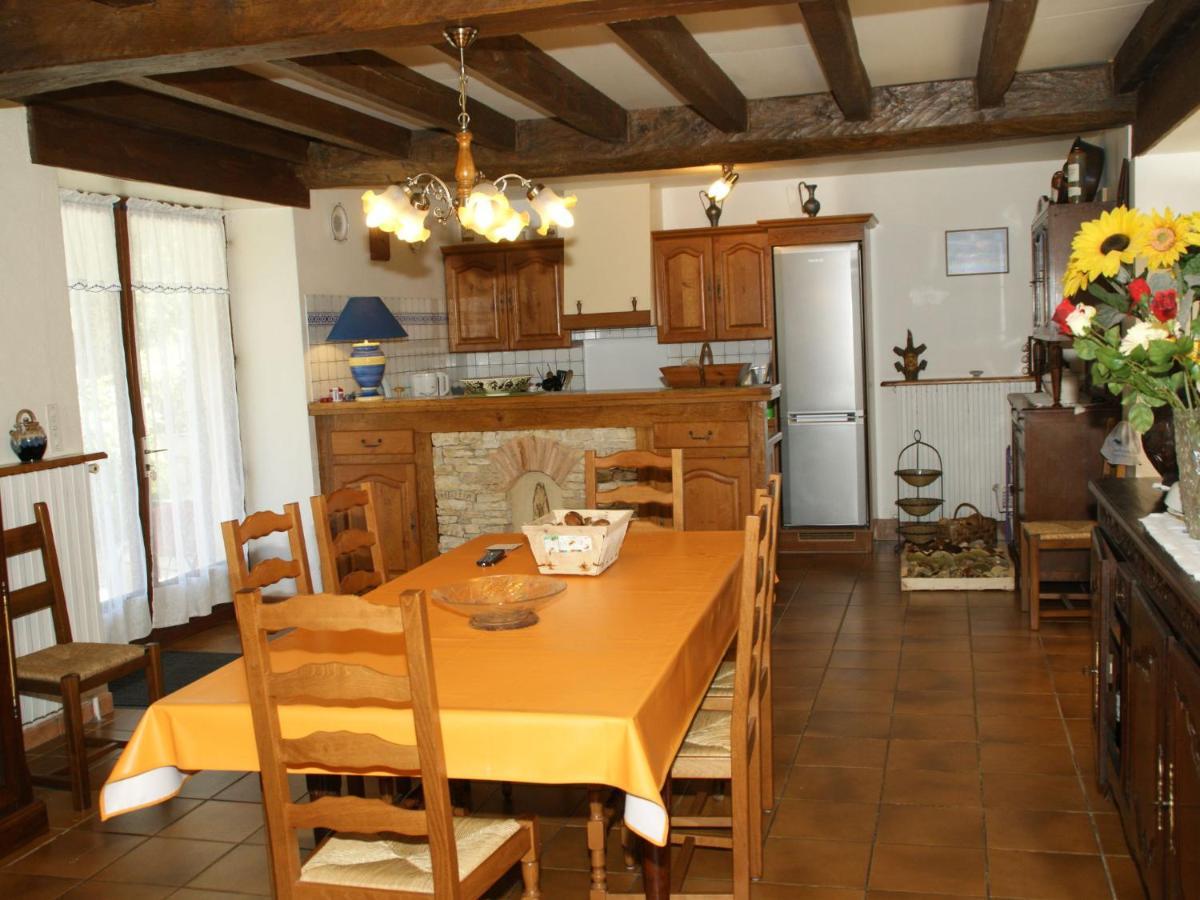 Cosy Holiday Home In Lantheuil With Garden Villefranche-du-Perigord Exterior photo